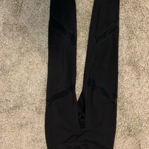 Old navy mesh black leggings